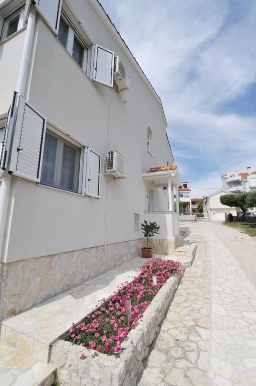 Villa Luna With Seaview Apartmán