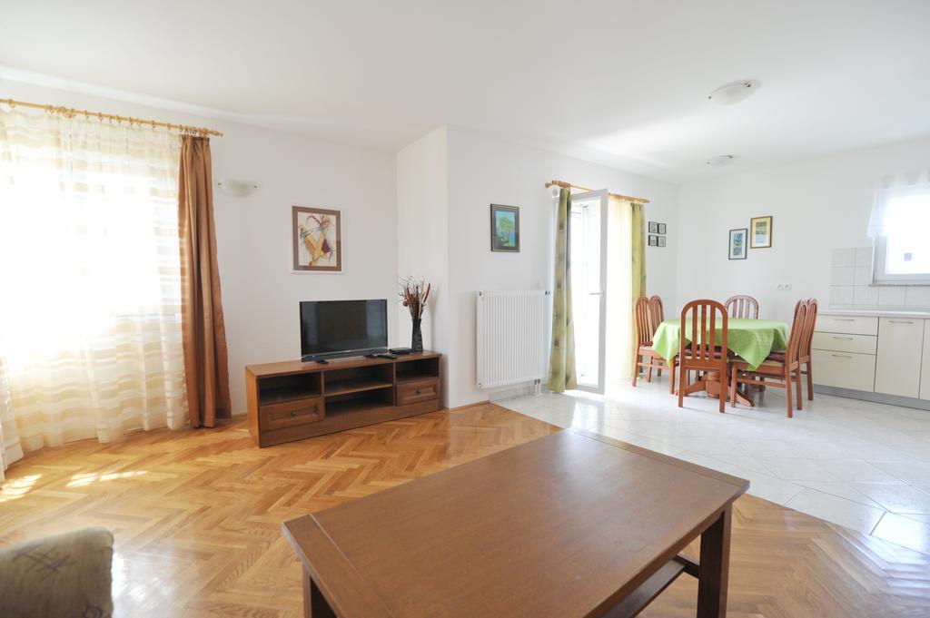 Villa Luna With Seaview Apartmán *