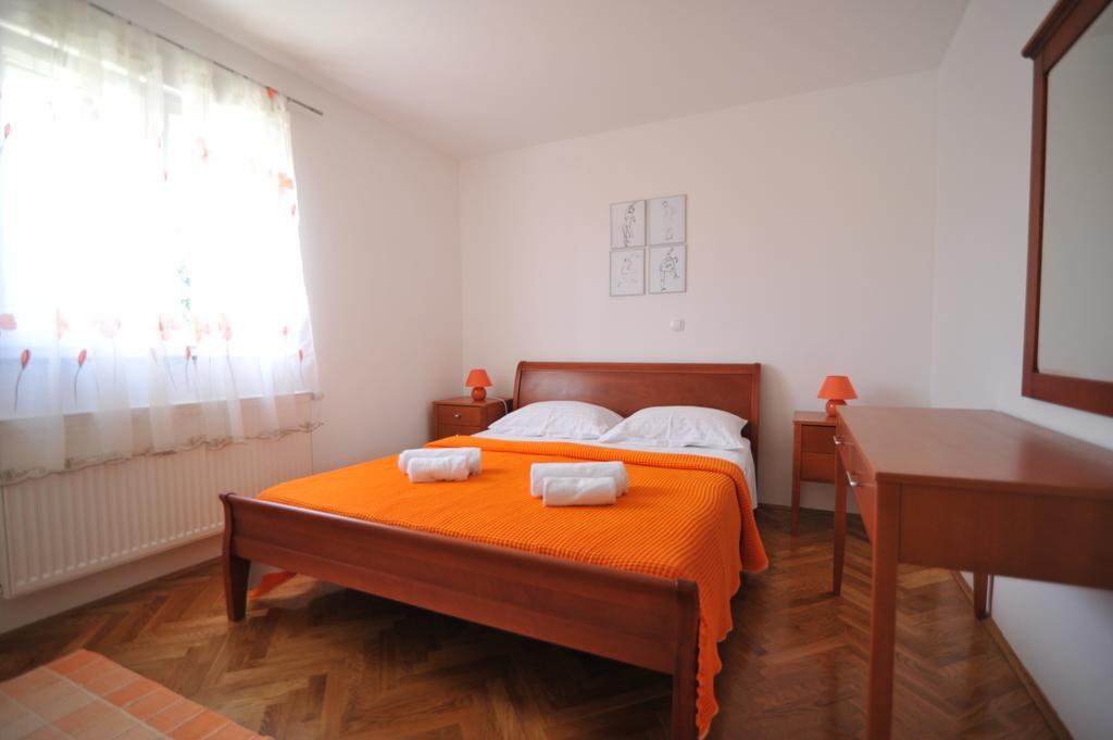 Villa Luna With Seaview Apartment Petrcane
