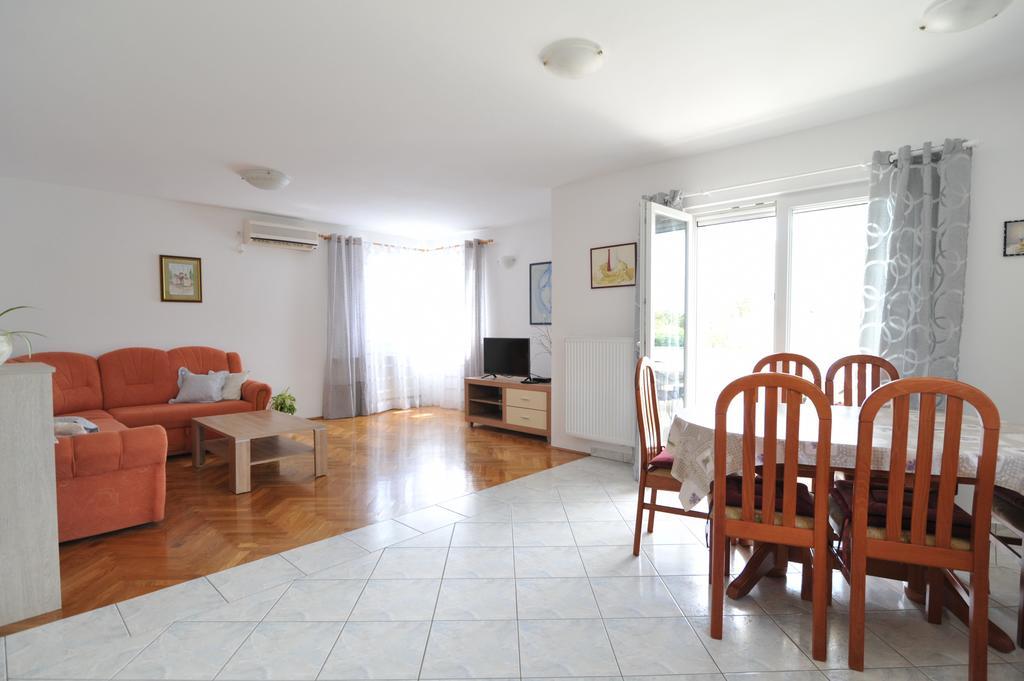 Villa Luna With Seaview Apartment Petrcane