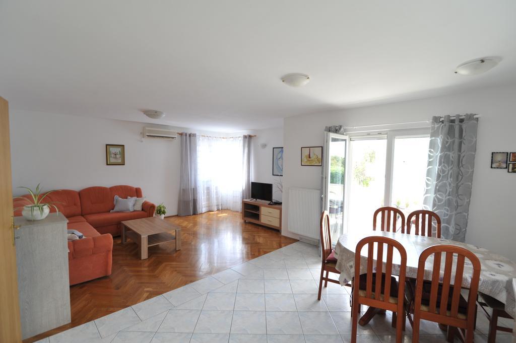 Villa Luna With Seaview Petrcane